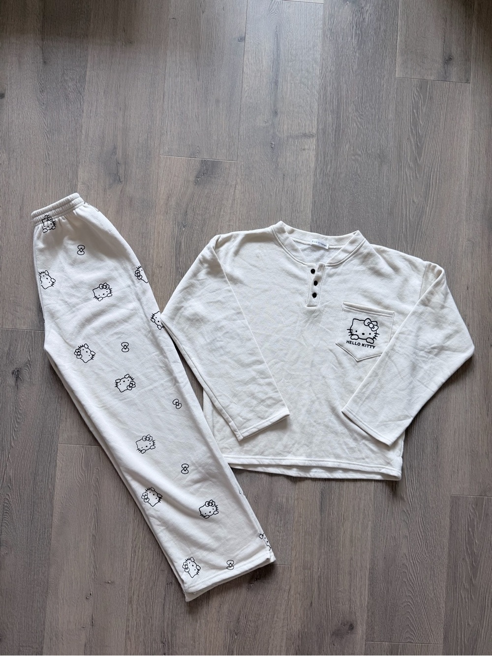 Cute Hello Kitty Fleece Loungewear Set 🎀